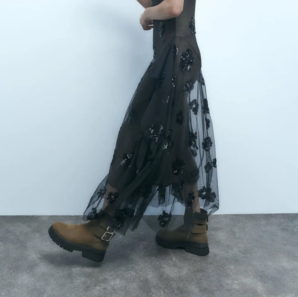 ZARA LOW HEELED LEATHER ANKLE BOOTS WITH BUCKLES